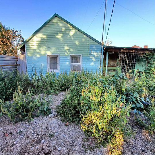 Дом 30,9 м² на участке 5,3 сот.