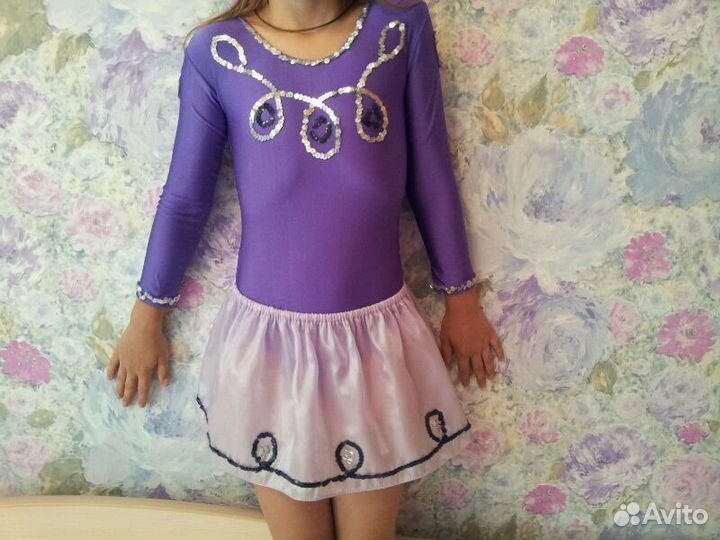 Гимнастический купальник с юбкой