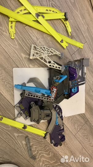 Трек - парковка с горкой