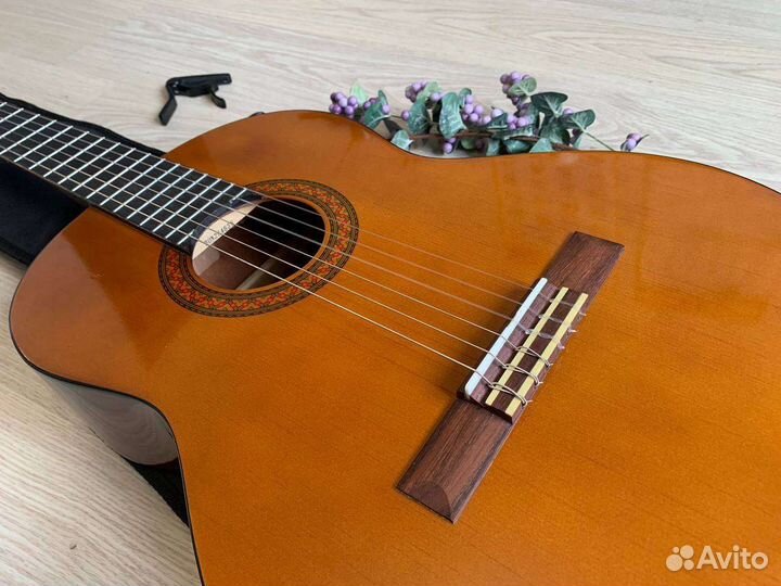 Гитара Yamaha C-40 классическая