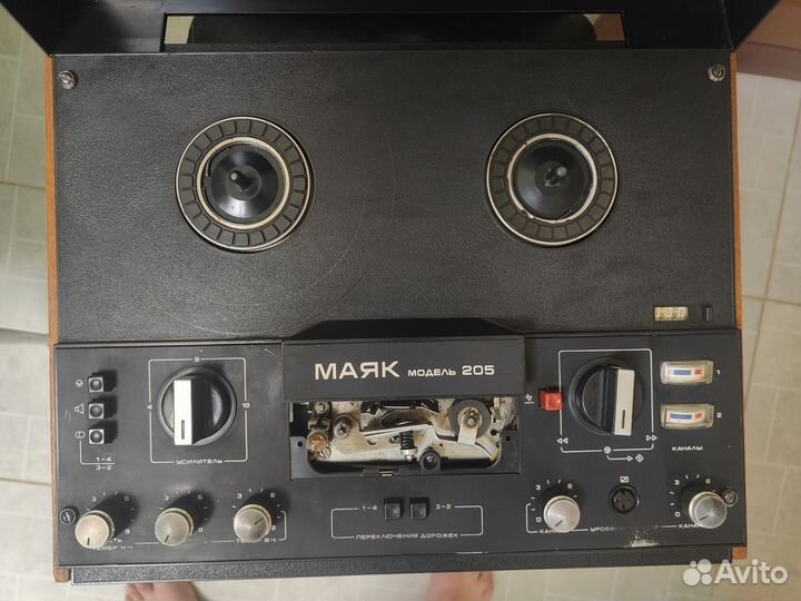 Катушечный магнитофон