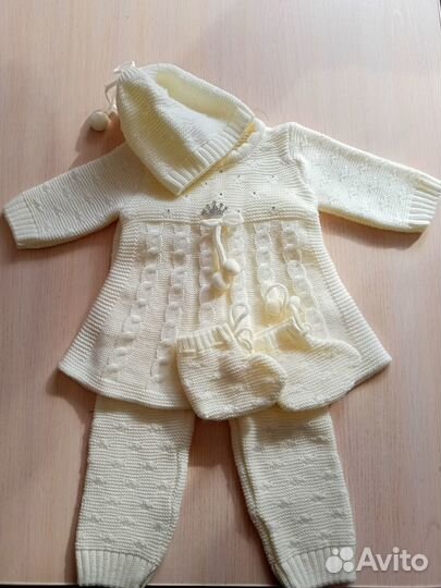 Новые костюмчик, платье и шапочка на девочку