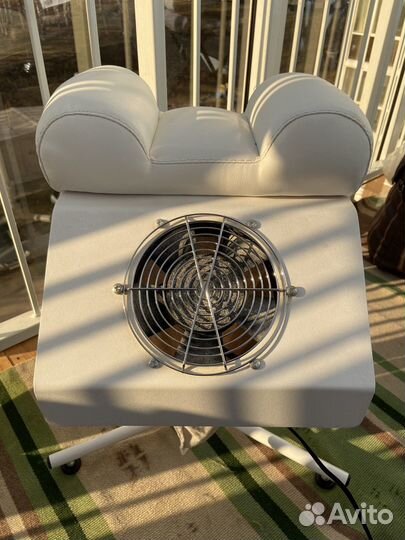 Вытяжка для педикюра