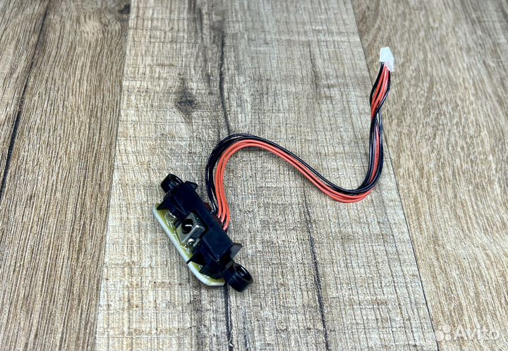 Датчик расстояния правый (R) Accesstyle VR30R01DW