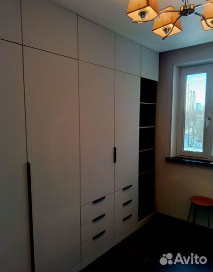 Шкаф распашной