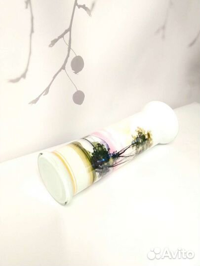 Ваза для цветов из молочного стекла. Винтаж