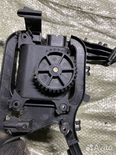 Моторчик заслонки печки Skoda Fabia 2001г