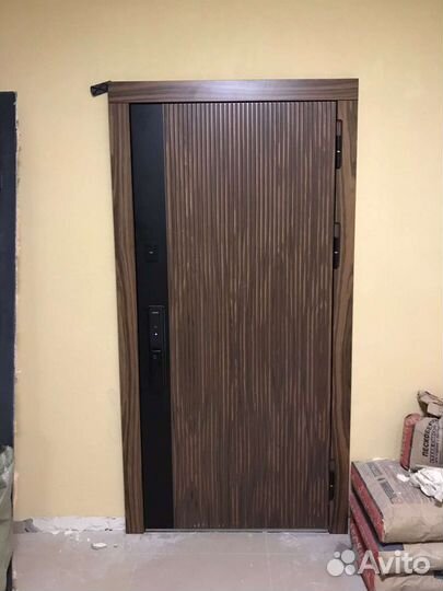 Дверь входная металлическая