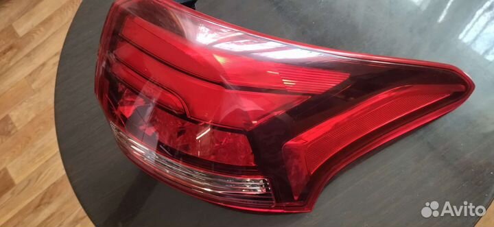 Фонарь задний правый Stanley w2869 для mitsubishi