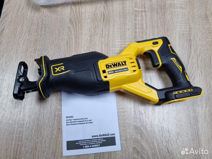 Сабельная пила Dewalt DCS382B 20V