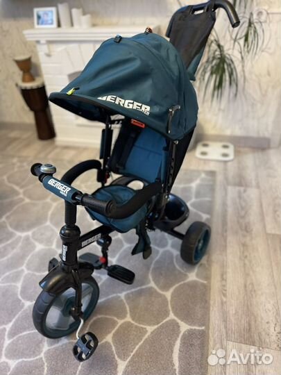 Велосипед трехколесный с ручкой детский