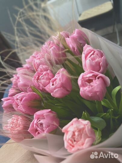 Продавец-флорист в цветочный салон