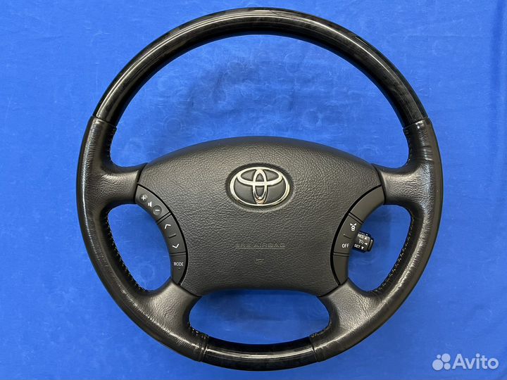 Оригинальный руль с косточкой Toyota Camry 35