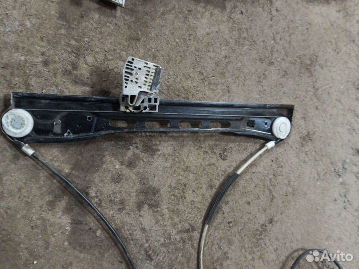 Стеклоподъемник передний правыйMercedes W211 2007