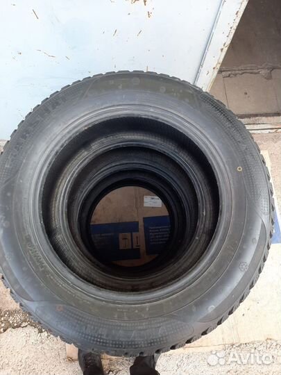 Marshal I'Zen Ice King KW21 225/60 R17 103T