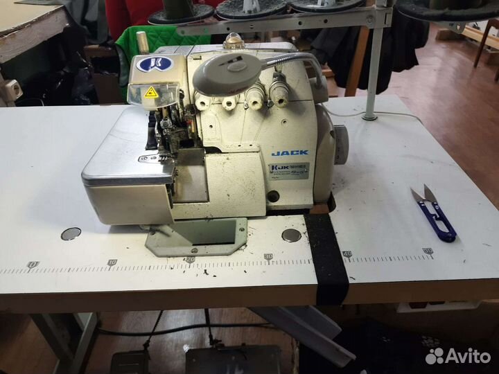 Оверлок пятинитка для швейной машины