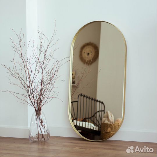 Зеркало в латунной раме
