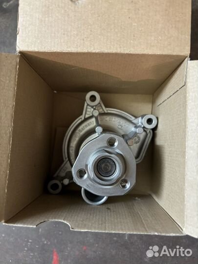 Продам помпу на мотор caxa 1.4 TSI 122лс