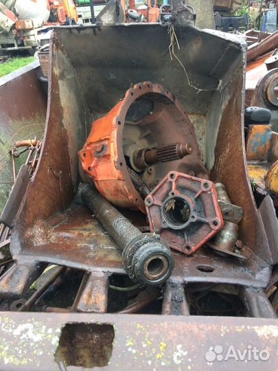 Продам запчасти к экскаватору