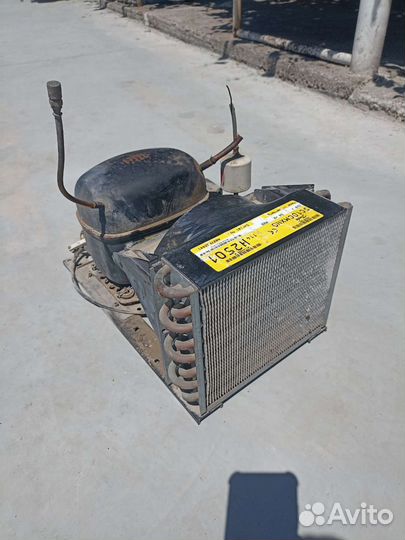 Компрессор холодильной витрины