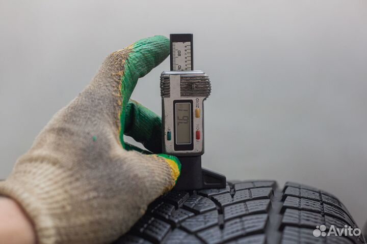 Goodyear UltraGrip Ice SUV 215/60 R17 96T