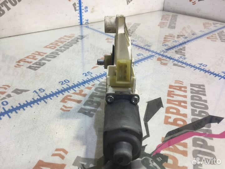 Моторчик стеклоподъемника задний правый Прав