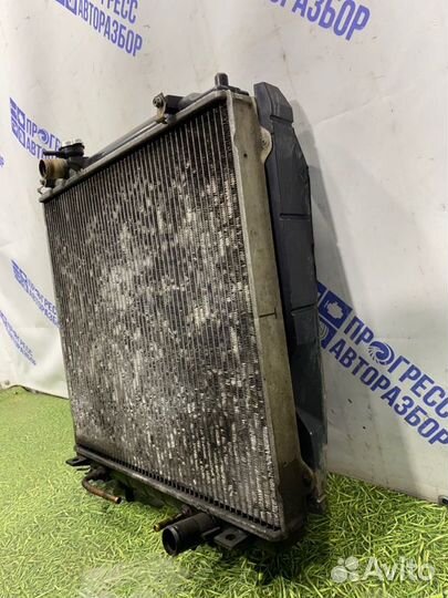 Радиатор охлаждения двигателя Hyundai Terracan