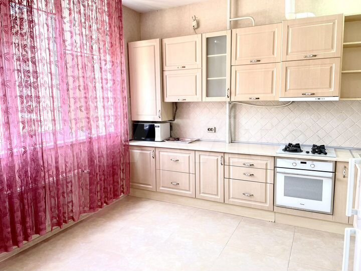 2-к. квартира, 70 м², 8/11 эт.