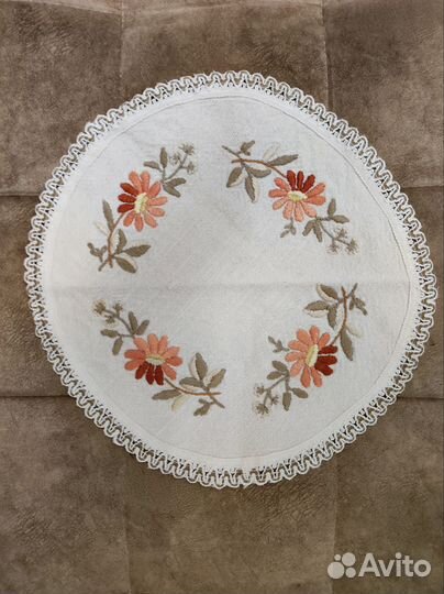 Салфетка винтаж с вышивкой, 38 см