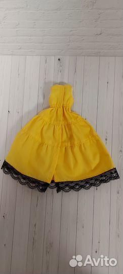 Лот платьев на Барби