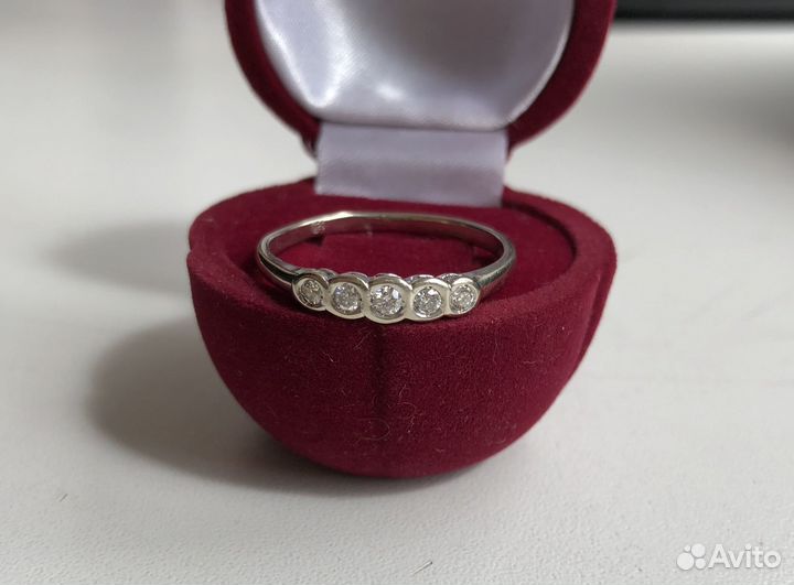Кольцо с бриллиантами