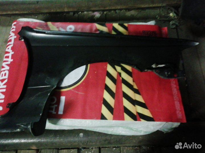 Крыло переднее левое Nissan Laurel