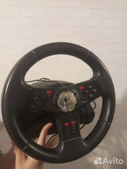 Игровой руль logitech с педалями