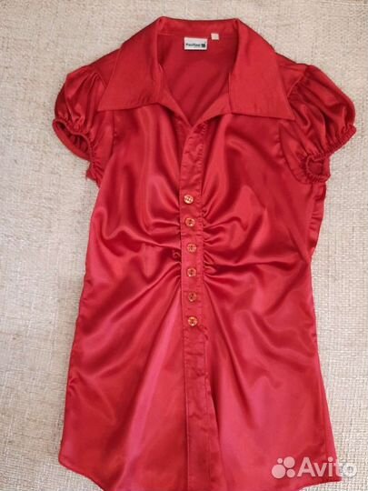 Блузка атласная нарядная 40 -42 размер