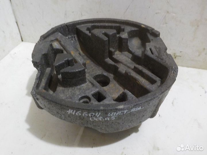 Ящик под инструменты skoda octavia A5