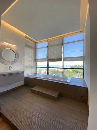 2-к. квартира, 100 м², 8/21 эт.