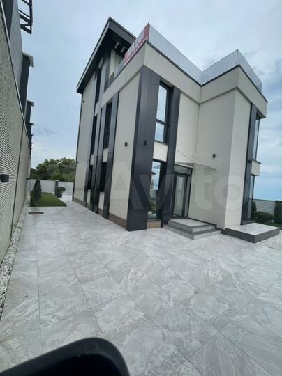 Дом 217 м² на участке 4 сот.