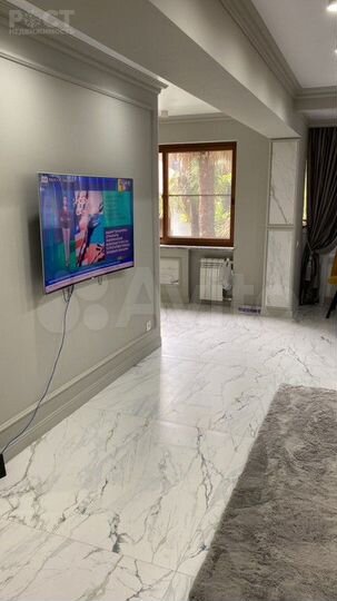 2-к. квартира, 56 м², 2/5 эт.