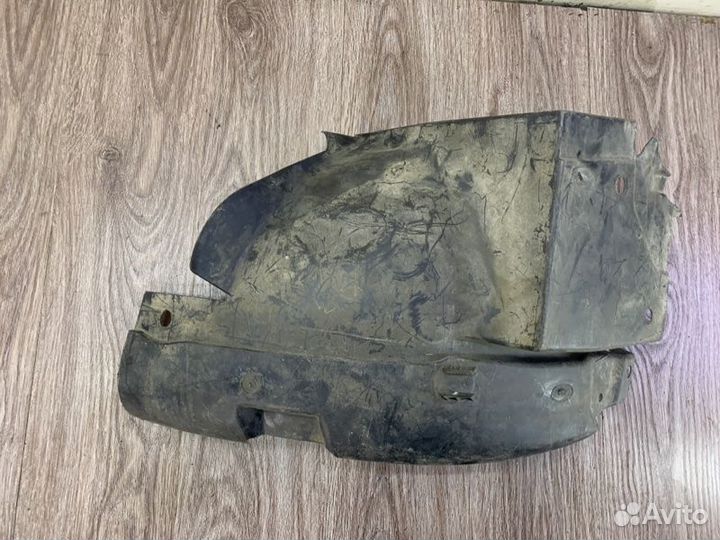Подкрылок передний левый Opel Vivaro