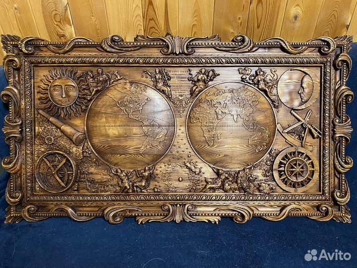 Панно Карта мира из дерева резная