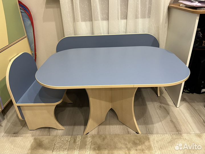 Набор детской мебели бу