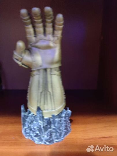 Перчатка таноса, Марвел