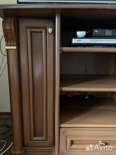 Подставка под телевизор