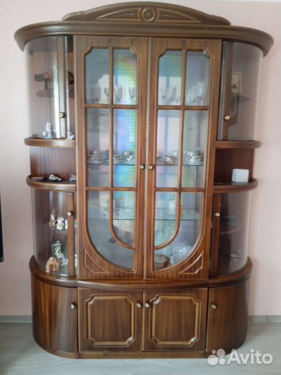 Шкаф сервант