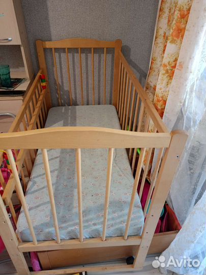 Детская кроватка