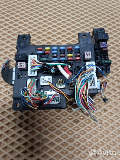 Блок предохранителей Mitsubishi Lancer 104B11