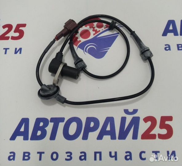 Датчик ABS передний левый Nissan Bluebird