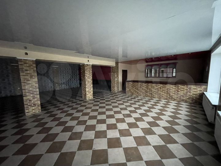 Здание, 358 м²