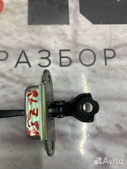 Ограничитель двери задний левый Nissan Murano Z51