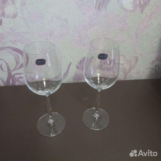 Бокалы для вина новые